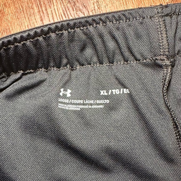 Under Armour Women's Athletic Black & Gray Shorts - Picture 6 of 7